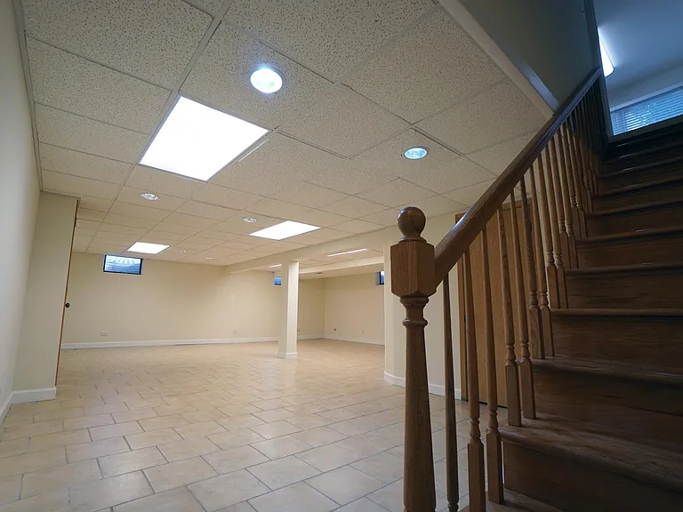 6S546 Sussex Rd — Photo 39
