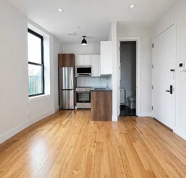 481 Evergreen Ave #2S — Photo 2