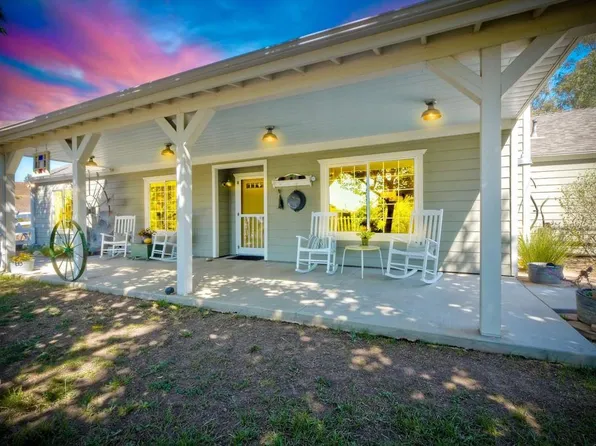 3143 E Vista Way, Vista, CA 92084