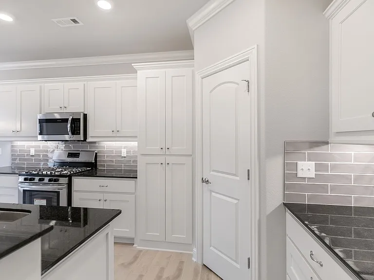 500 Piper Ln — Photo 6