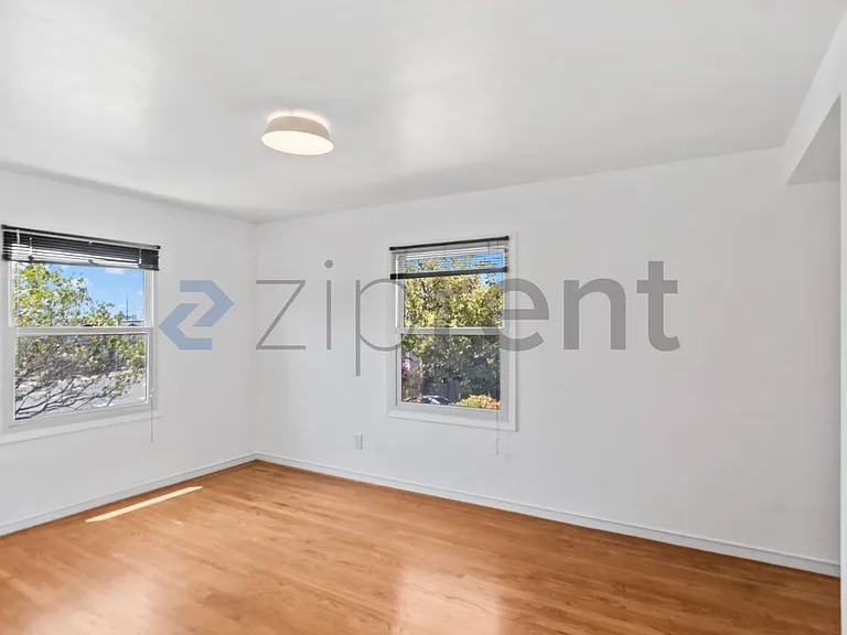 905 61st St #905 — Photo 16