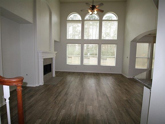 4th image of 82 S French Oaks Cir