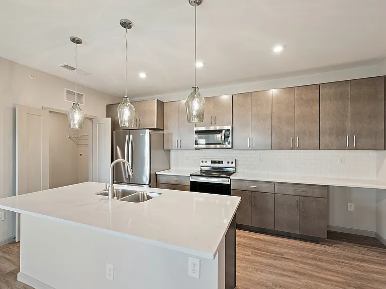 19Nineteen Promenade — Photo 86