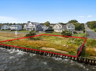 20 S Breeze Dr, Patchogue, NY 11772