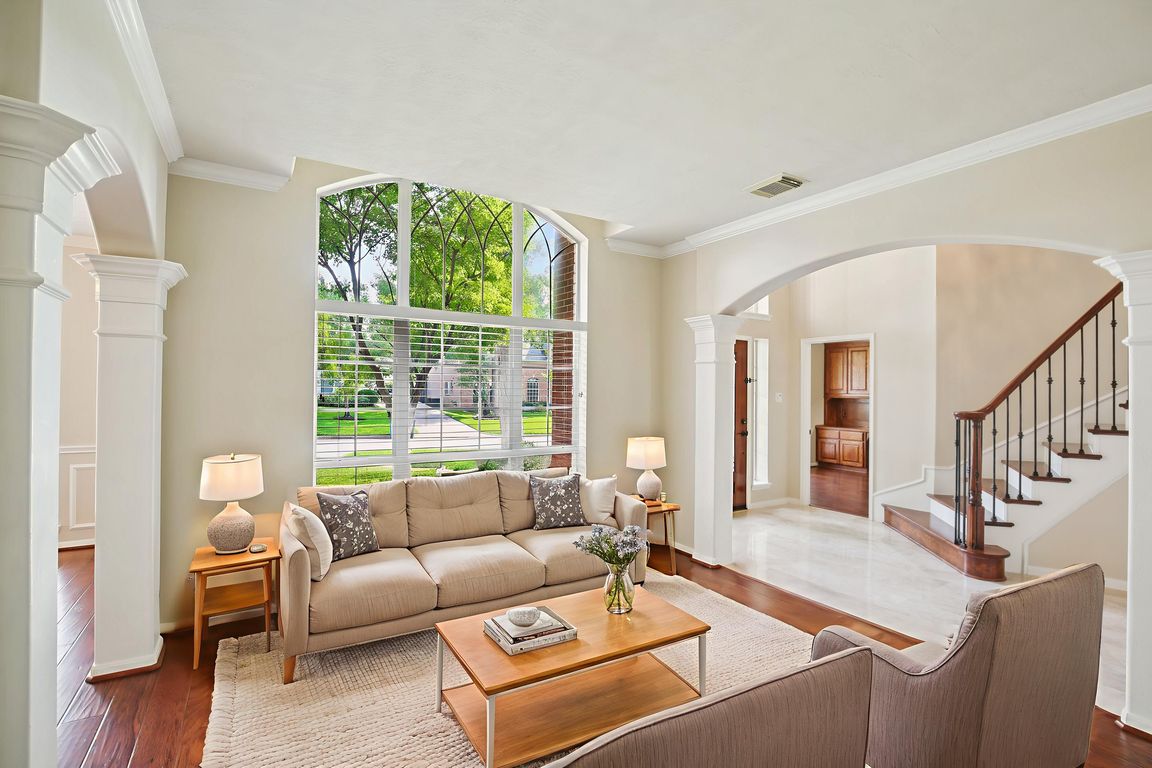 25-print-Haughton Dr-0406-021 virtually staged
