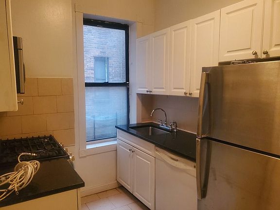 3rd image of 661 W 171st St #55