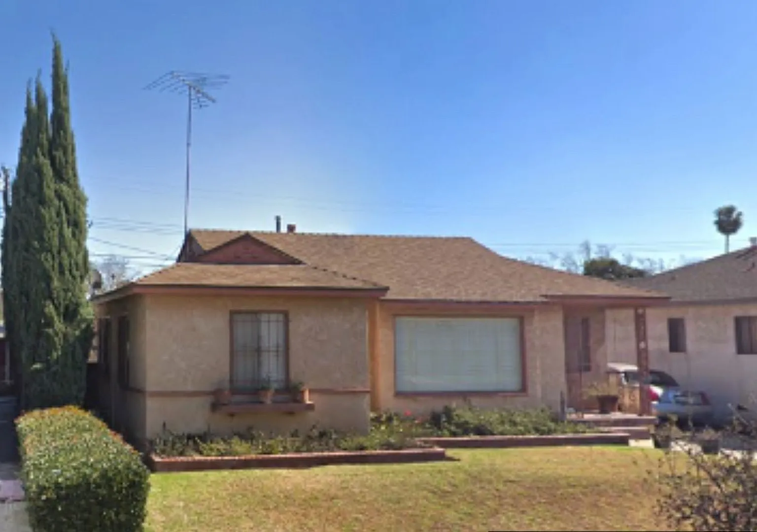 4 Bed 3 Bath Single Family Home — Photo 1