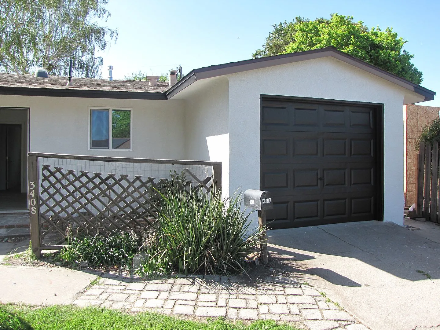 3408 W Alpine Ave Stockton 95204 — Photo 1