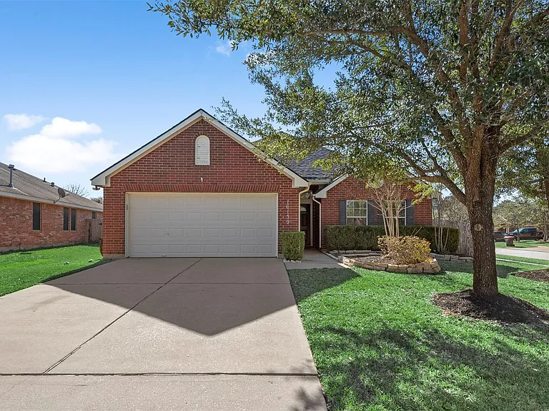 16139 Colt Springs Ln — Photo 2