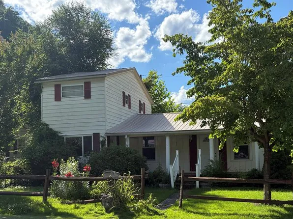 1022 Tailwind Rd, Oakwood, VA 24631