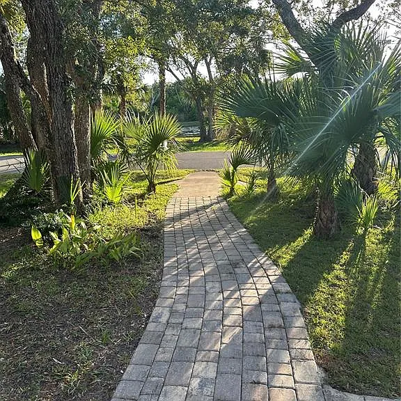 1201 S Flagler Ave — Photo 3