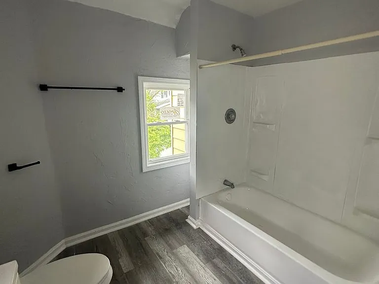 8002 Jeffries Ave — Photo 8