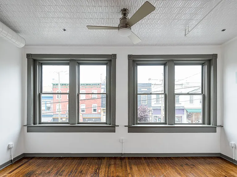 1711 E Main St — Photo 13