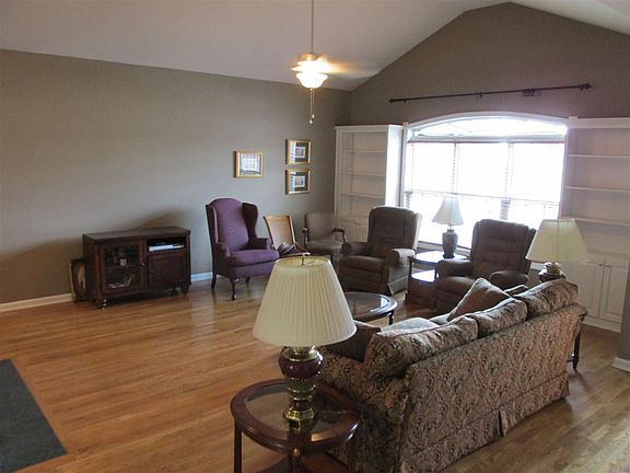4th image of 725 Aberdeene Ave