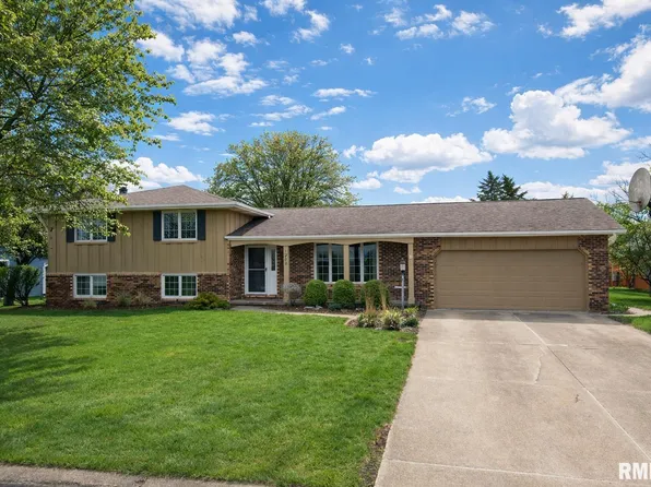 1202 Arthur Ln, Metamora, IL 61548