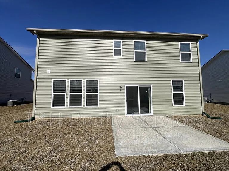 4801 Summerfield Dr — Photo 3