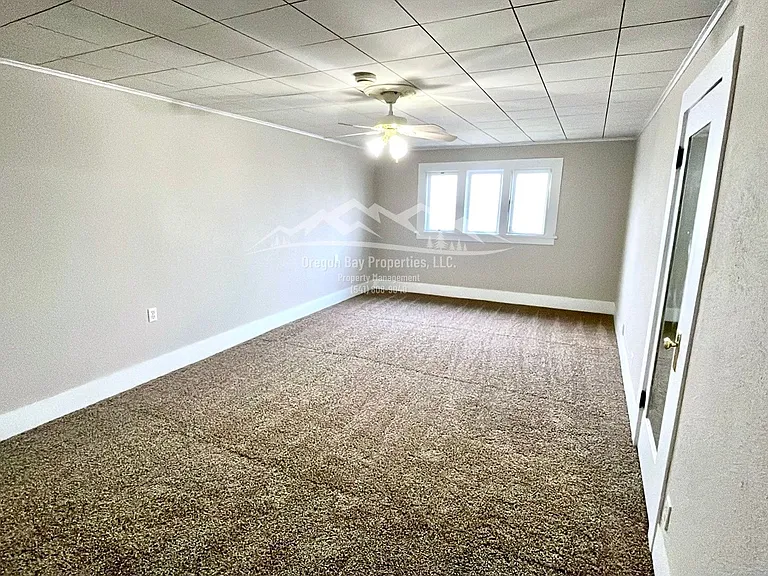 310 N Dean St — Photo 9