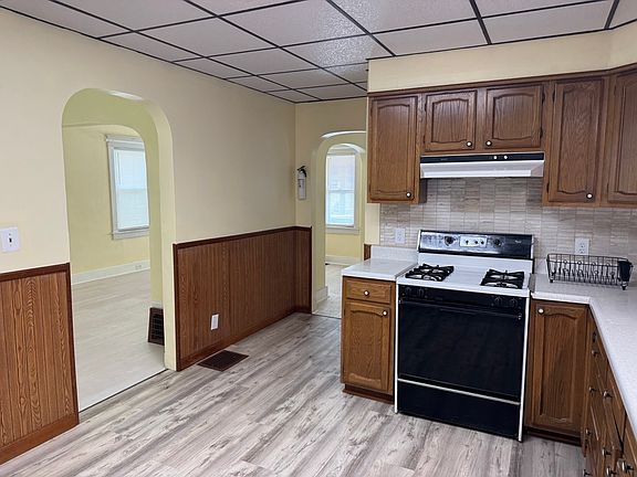 3rd image of 51 Lusk St