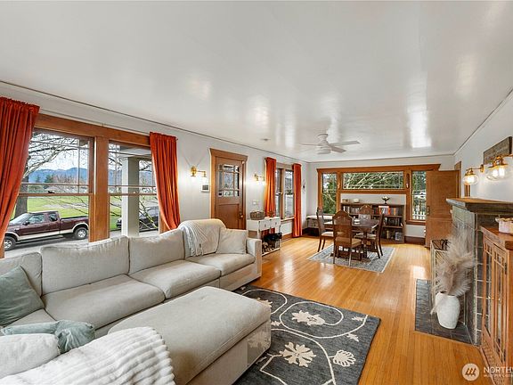 5th image of 1730 Hillcrest Avenue