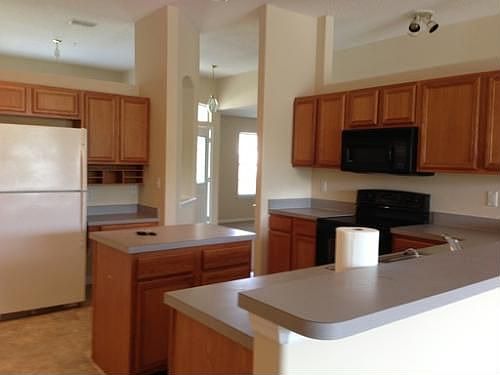 3rd image of 12880 Winthrop Cove Dr