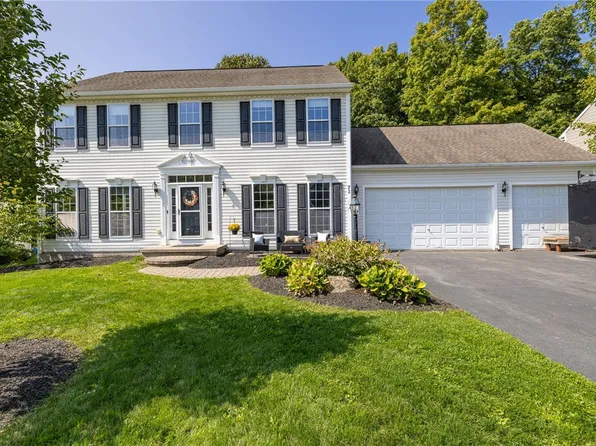 71 Chadwick Mnr, Fairport, NY 14450