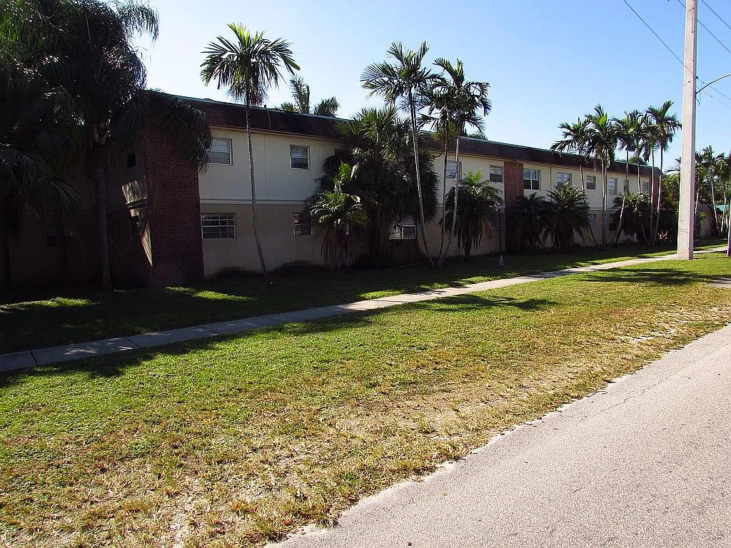 1 bed, 813 sqft, $1,425 — Photo 3