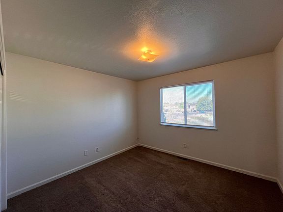 5th image of 540 Sunny Ln Unit D