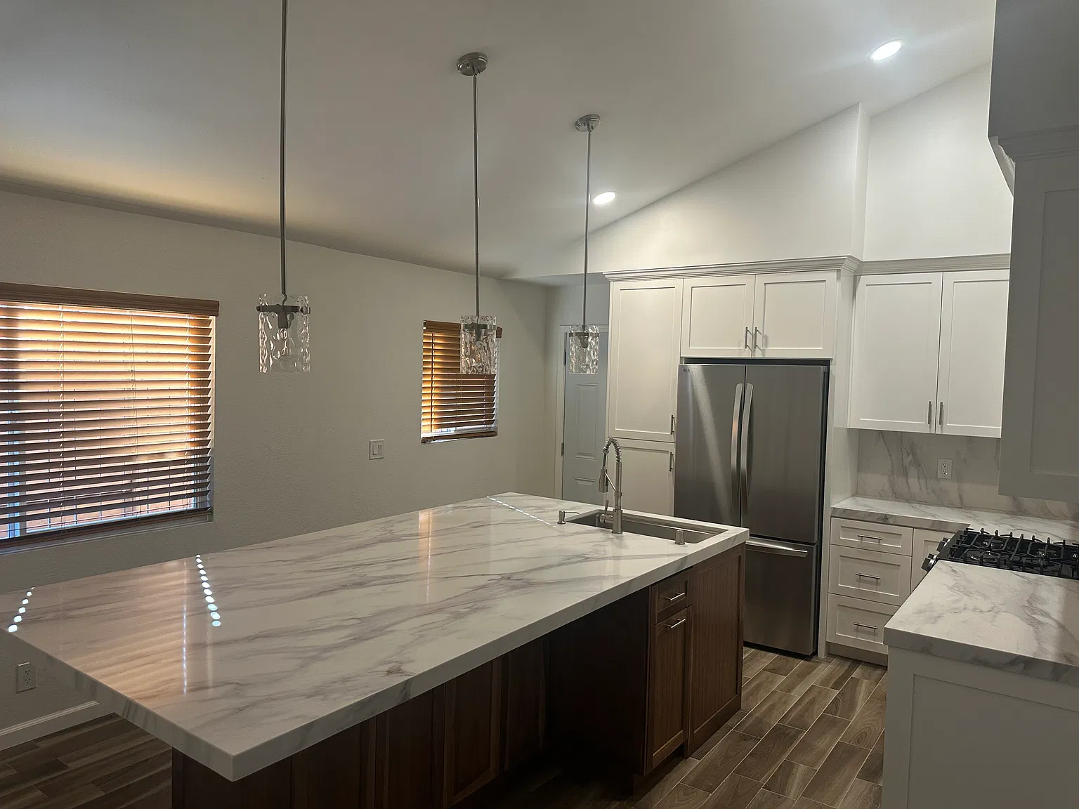 3 bed, 1300 sqft, $4,400 — Photo 4