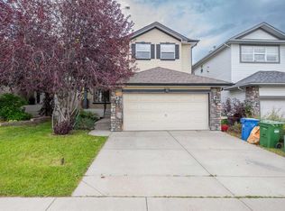 72 W Rockyledge Cres NW, Calgary, AB T3G5M9