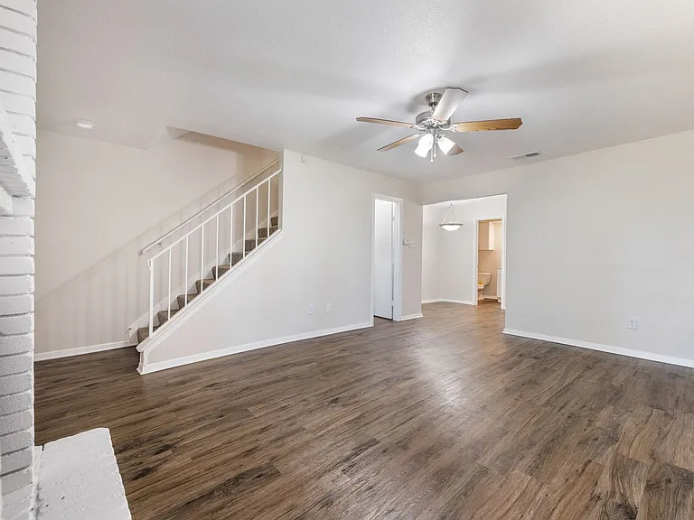 210 W Lake Dr — Photo 14