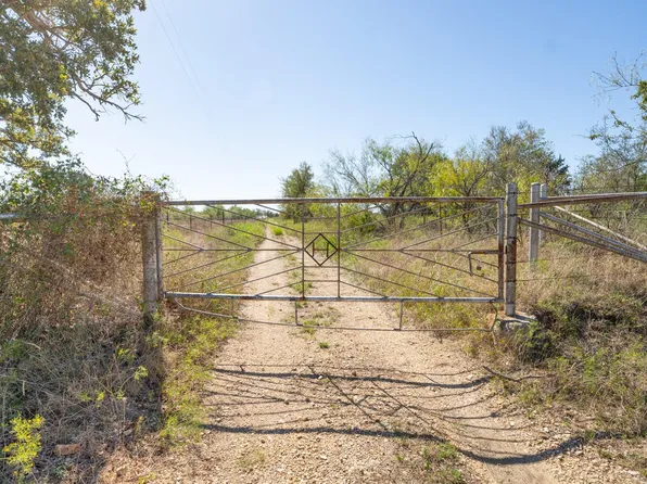 1558 Texas St, Rockdale, TX 76567