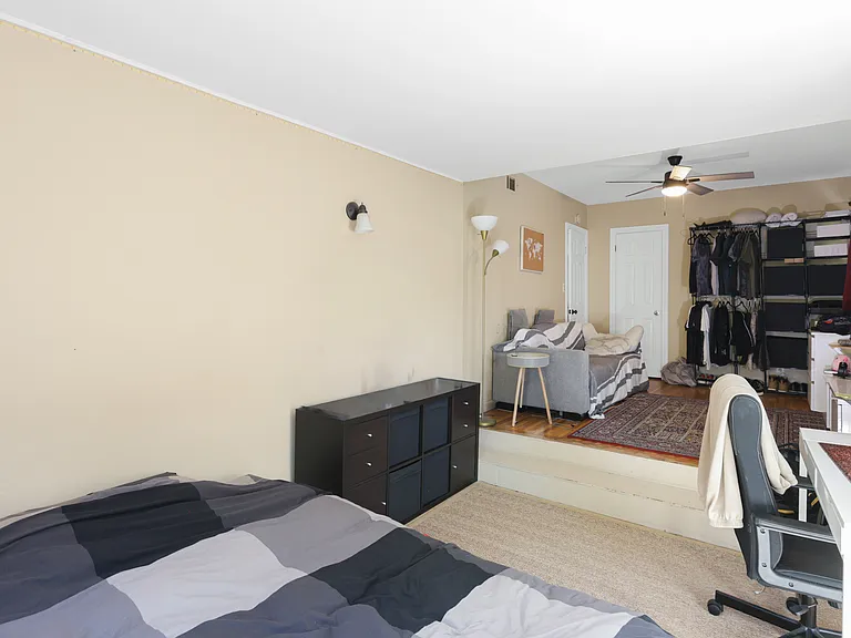 304 S Greengrove Dr — Photo 17