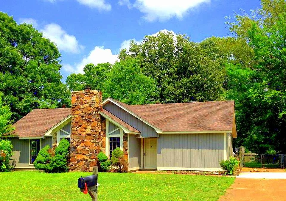1st image of 3848 Lucerne Dr