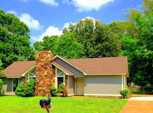 3848 Lucerne Dr, Memphis, TN 38115