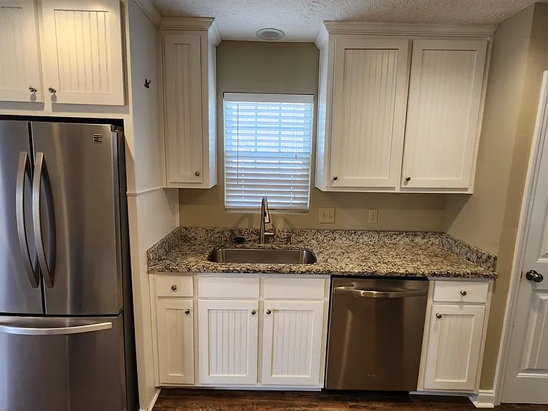 2702 N Railroad St — Photo 13