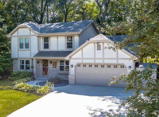 S45W22407 Quinn Rd, Waukesha, WI 53189