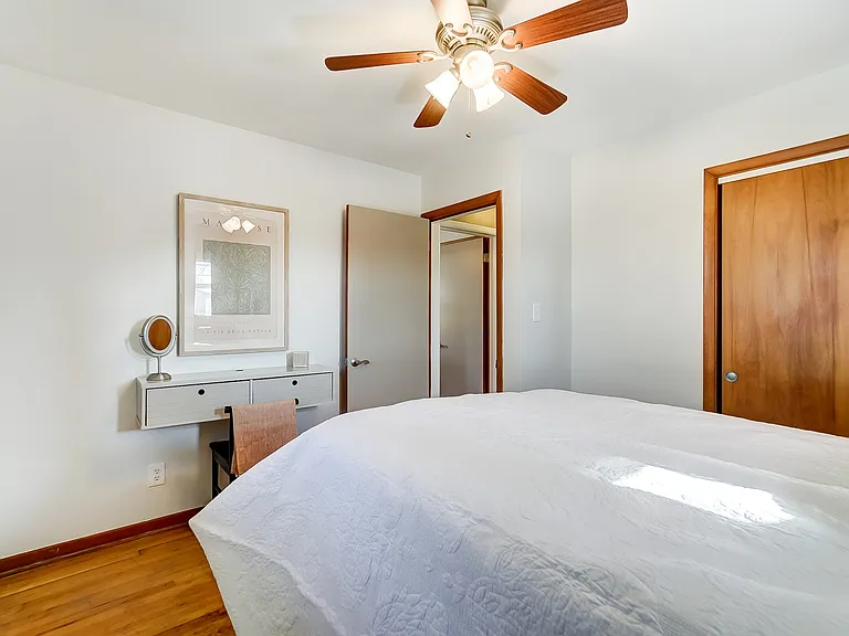 725 Latham Ct — Photo 12