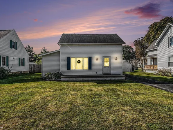 9456 Genesee St, New Lothrop, MI 48460