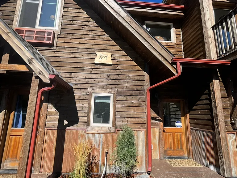 597 Iowa Ave #2B — Photo 18