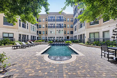 1901 Post Oak Blvd Photo 1