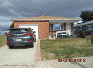 17 Aztec Ct, Toms River, NJ 08757