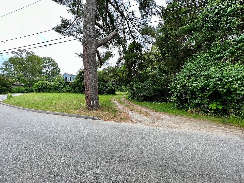 28 Ash St, ster, MA 01570 Zillow