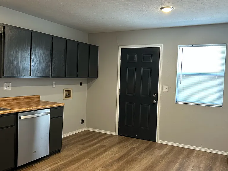 172 Brooke Lynn Dr #D — Photo 3