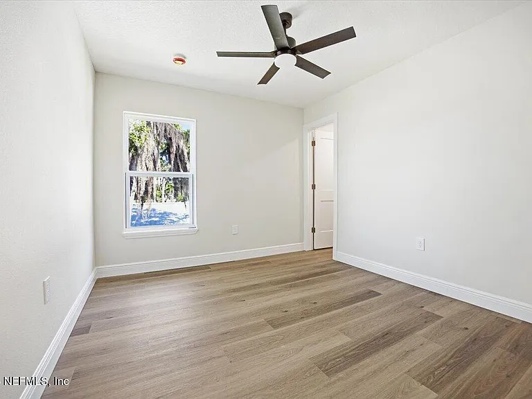 206 W Fox St — Photo 17