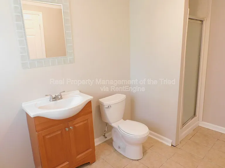 911 Tipperary Dr — Photo 22