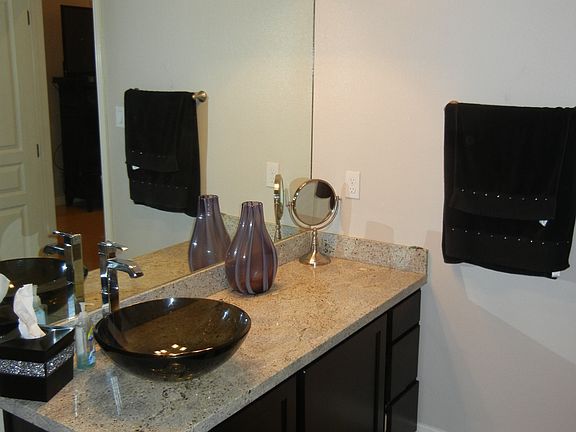 5th image of 2705 Mimosa Street #6