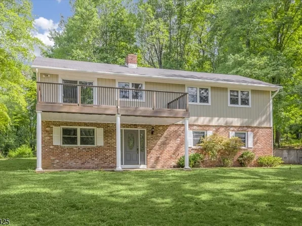 518 Drakestown Rd, Mount Olive, NJ 07836