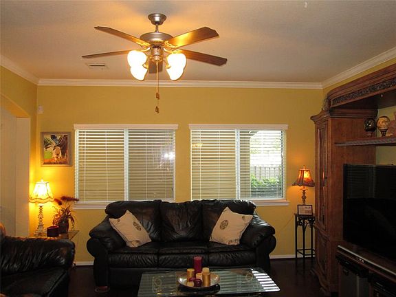 3rd image of 7402 Pavilion Dr