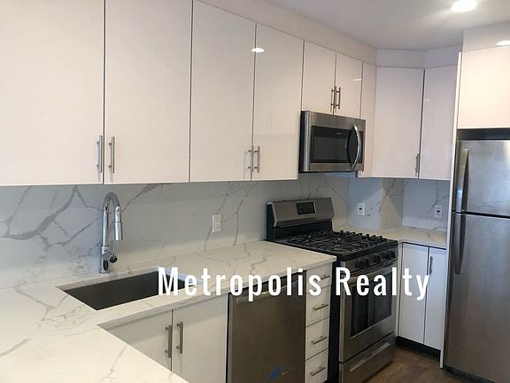 3rd image of 23-23 Astoria Blvd #4F