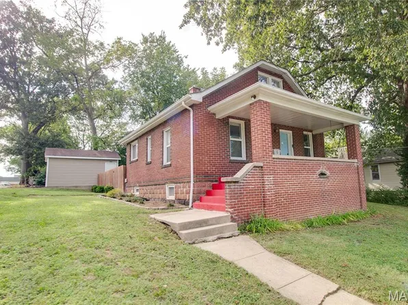 6 Rosa Ave, Godfrey, IL 62035